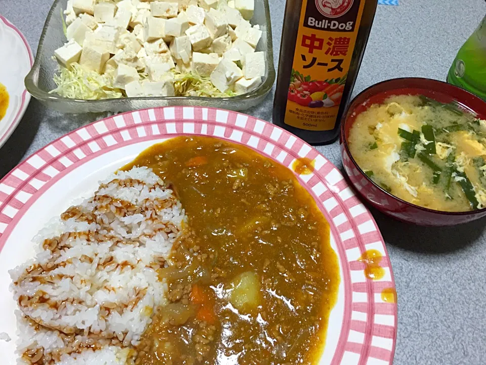 挽肉玉ねぎたっぷりカレー、ニラたま味噌汁、豆腐サラダ|ms903さん