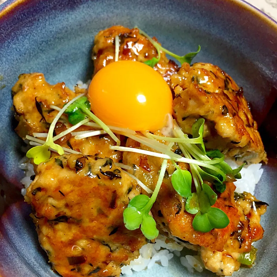 豆腐とひじき入りふんわりもっちり鶏つくね丼|カウンター嬢さん