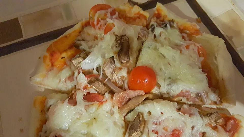 handmade pizza for dinner♡|Desiree Carmanさん