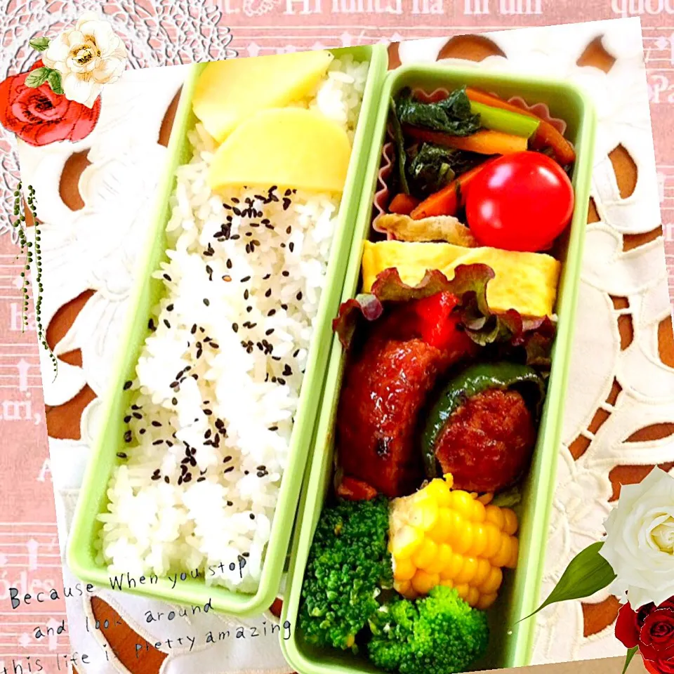 今日のお弁当5/22♡パプリカ・ピーマンの肉詰め、高菜の炒め煮、卵焼き…です(*^^*)|ばろんさん