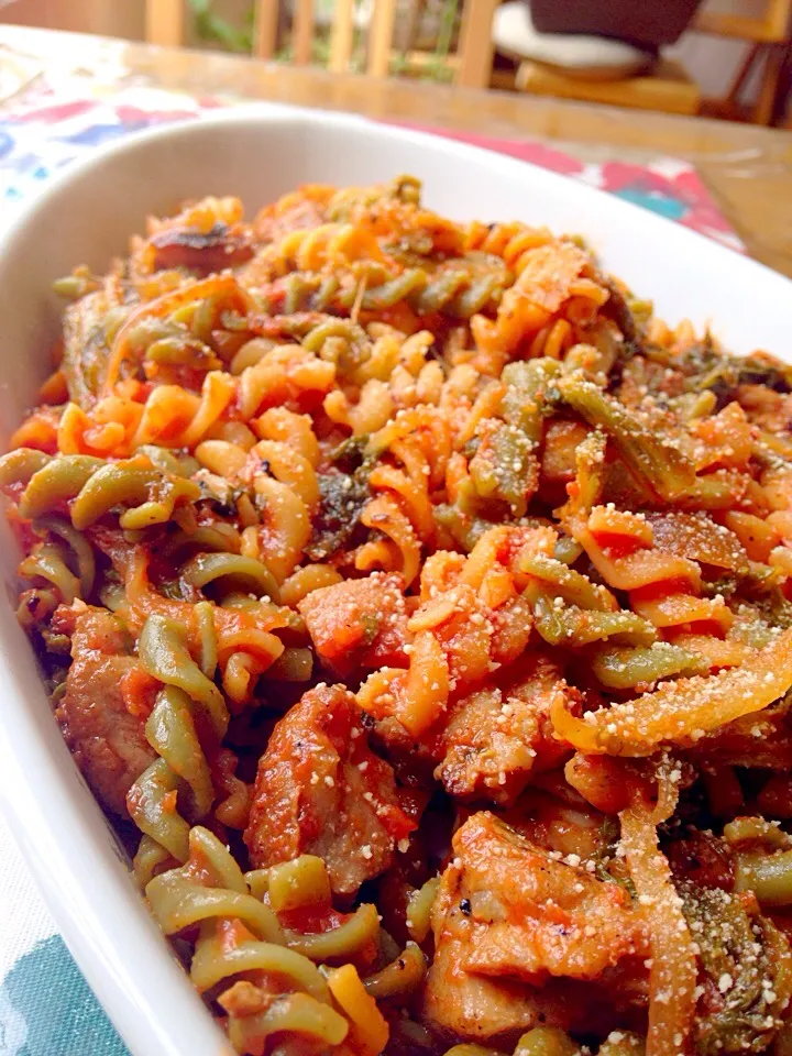 山東菜と鶏肉のトマトソースパスタ|矢部肇子さん