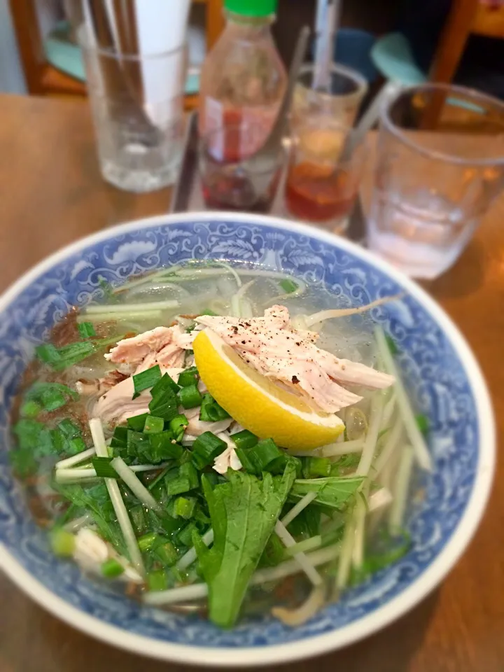 初台まるカフェの鳥肉のフォー|Yuko Matai Imaokaさん