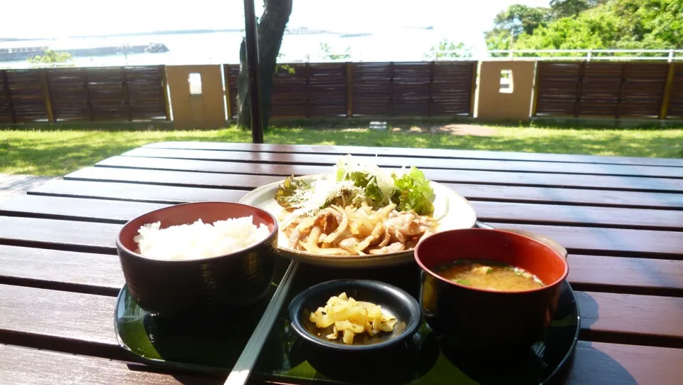 アウトサイドで生姜焼き定食♪ @石川|THE SUNSEAさん