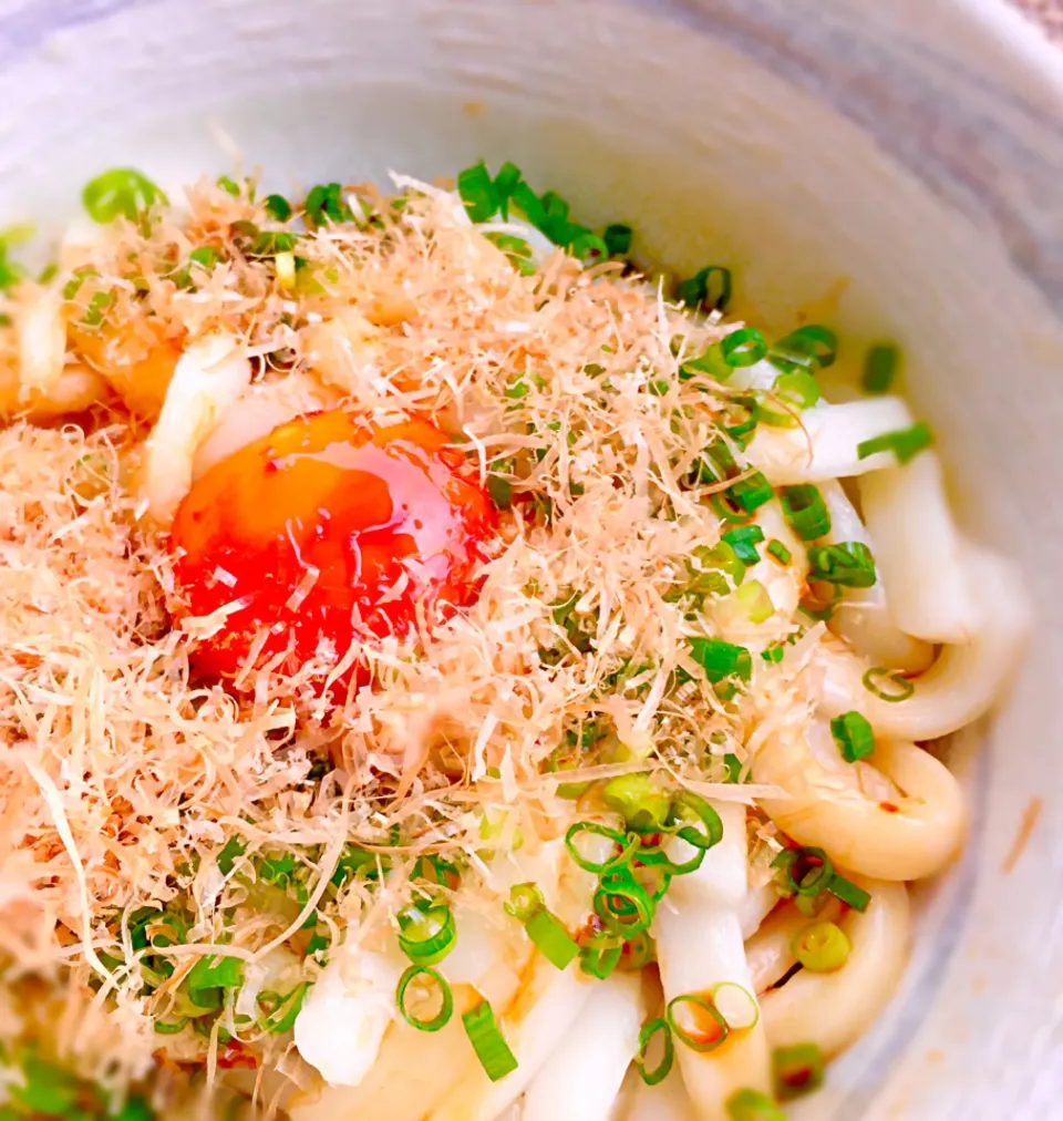 伊勢名物伊勢うどん✨ 初めて食べてハマりました👍 うどんのタレに漬けた黄身のせで💕|Cedro🍋さん