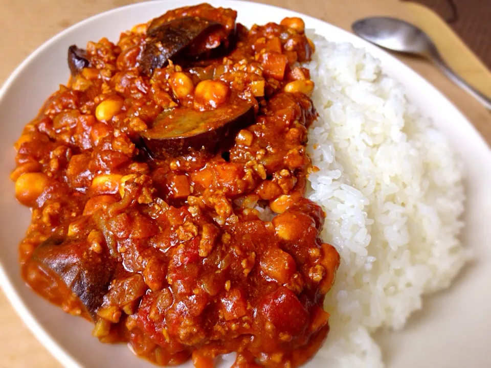 トマトナスひき肉カレー|さかしたさん