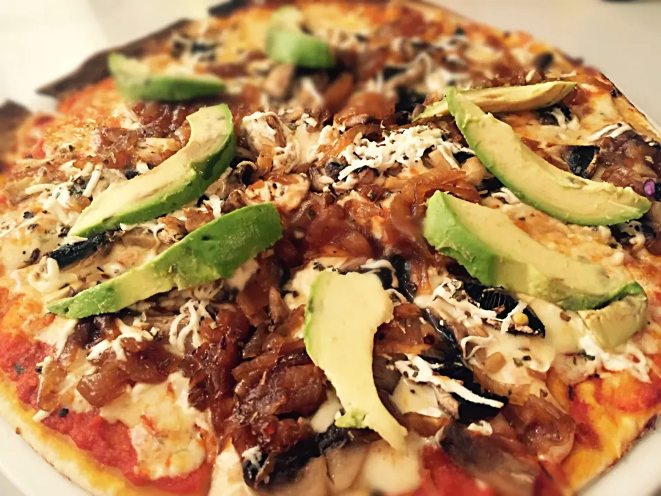 Vegetarian Pizza : Caramelized Onion, mushroom, feta & Avo|Sergio Lacuevaさん