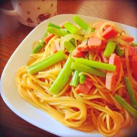 Snapdishの料理写真:アスパラとベーコンの和風パスタ|ruriさん