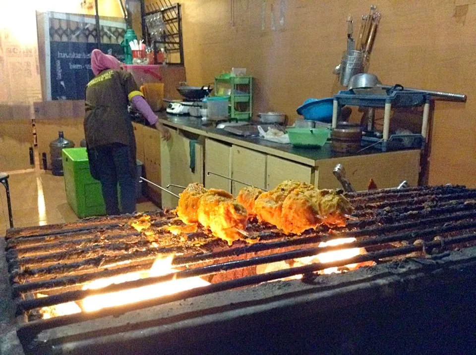 Snapdishの料理写真:Bakso Bakar|Bambang Budiono Tjioさん