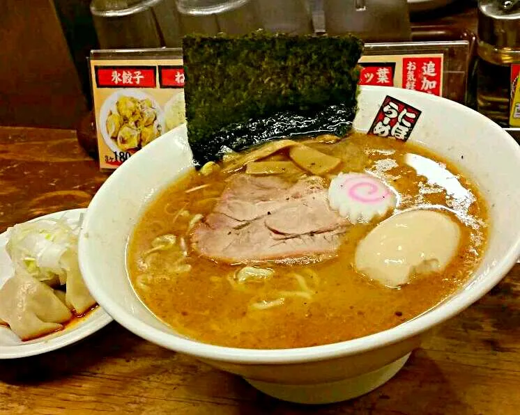 Snapdishの料理写真:大阪 煮干しラーメン玉五郎 の味玉煮干しラーメン|うさぎさん