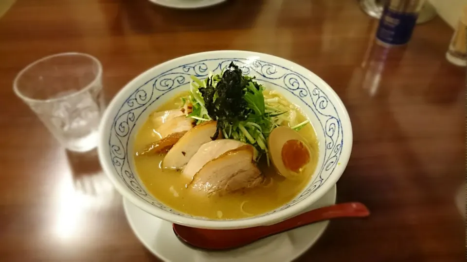 青桐 鶏骨醤油ラーメン チャーシュー3枚増し|ミナミ ヒロヤさん