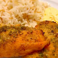 Grilled salmon with rice.|Douglas Kanさん