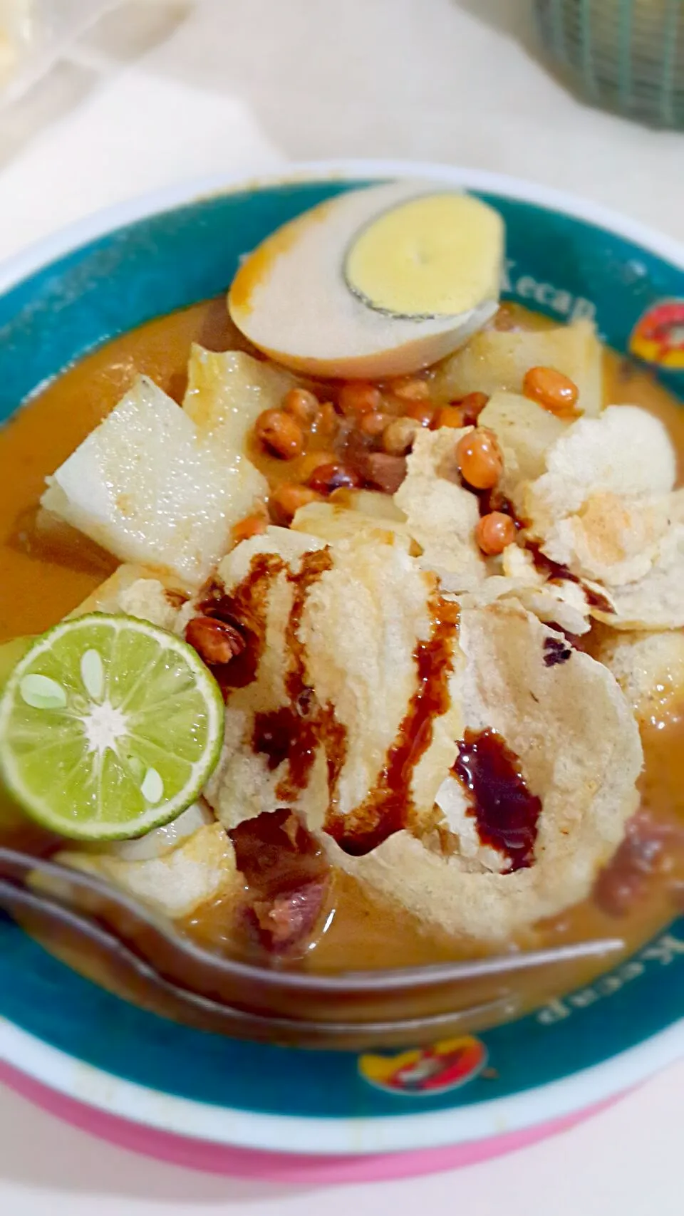 lontong kari kebon karet|ria lestariさん