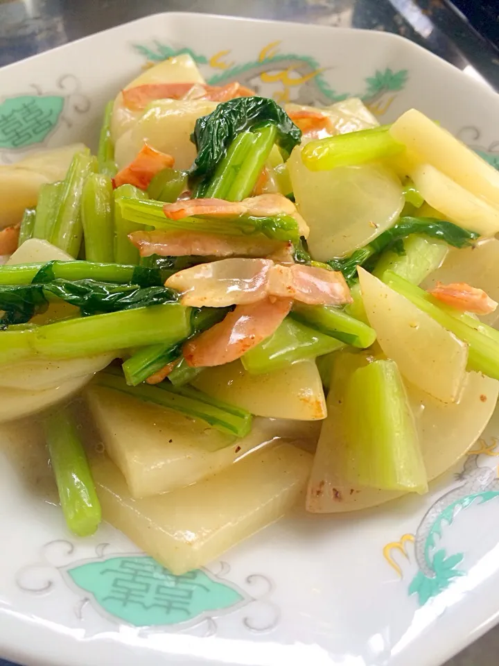 Snapdishの料理写真:akiさんのカブのあんかけカレー風味  右側に💕の湯気付き|ＳＵＺＵＫＩさん