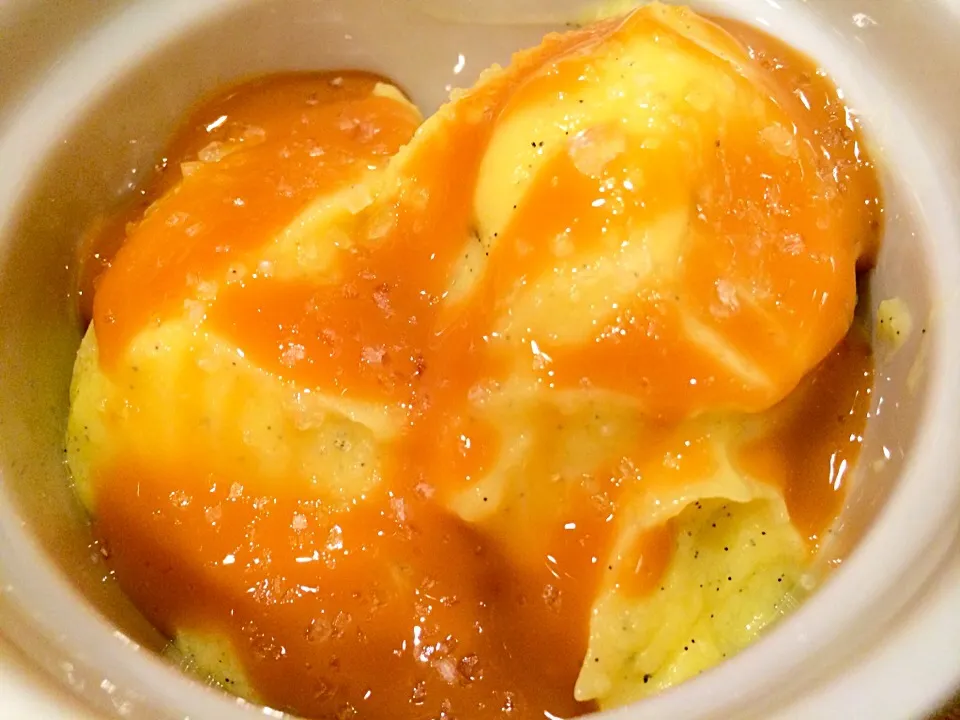 Vanilla Bean Pudding with Caramel Sauce & Sea Salt|idgara000さん