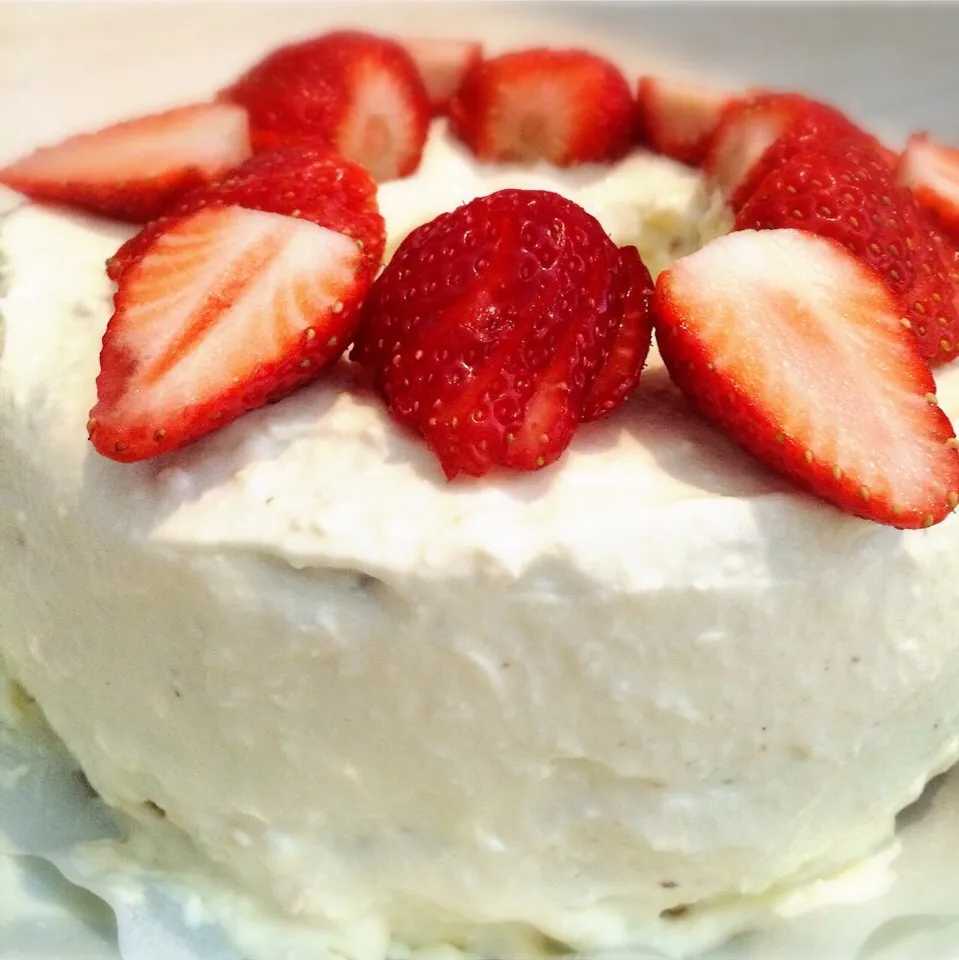 Chiffon cake with Tofu Cream cheese icing|emi tanakaさん