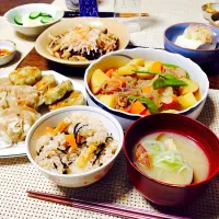 Snapdishの料理写真:あさりのお味噌汁、ひじきの炊き込みご飯、肉じゃが、茄子の煮浸し|Kyokoさん