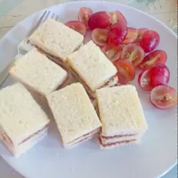 simple and healthy breakfast to begin the day..|evy juakimさん