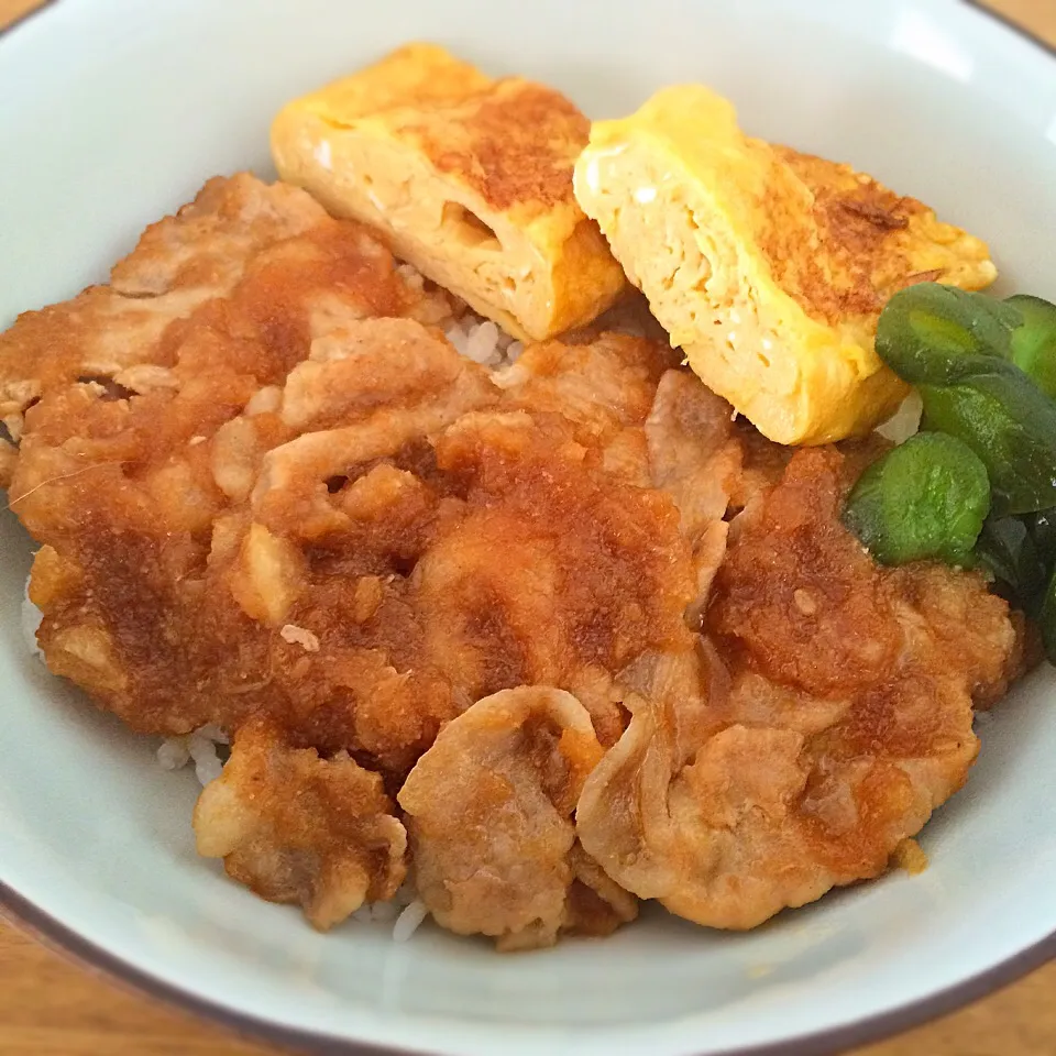 朝から、卵焼きと豚の丼♪|Takashi  Abiruさん