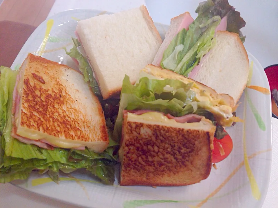 Snapdishの料理写真:ハムサンド&BELTサンド🍞|つついなつさん