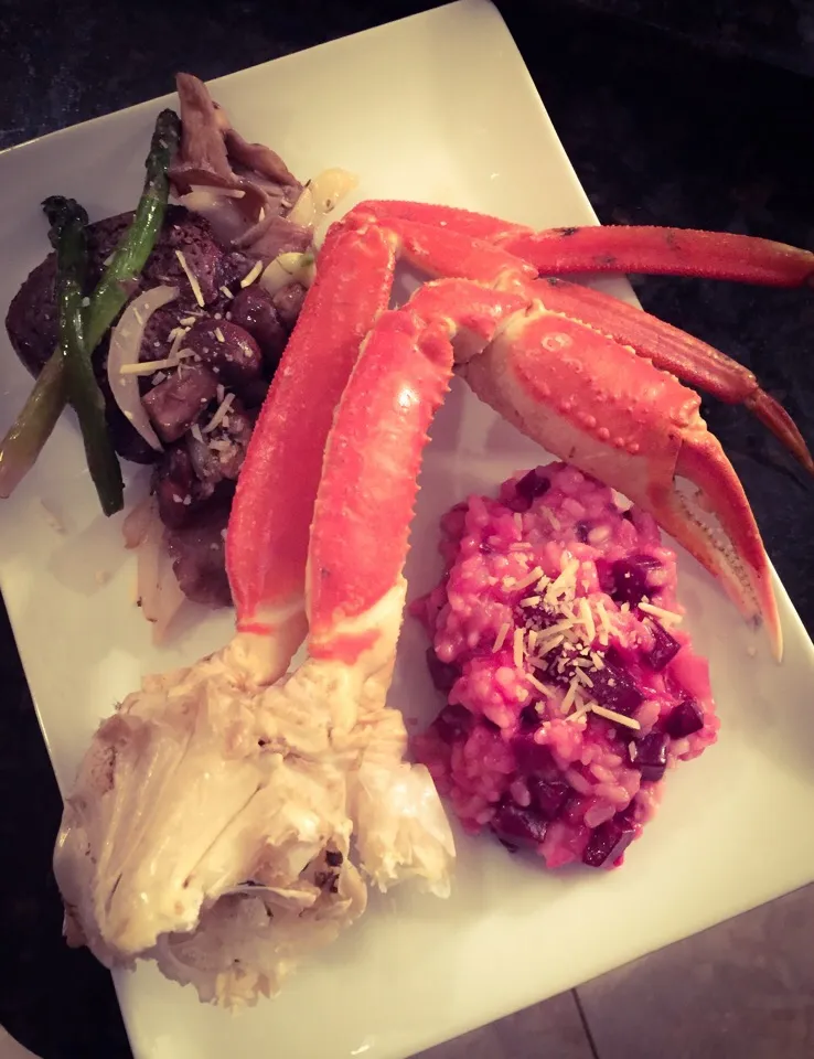 Tenderloin steak, crab legs & beet risotto|chef_MelissaWさん