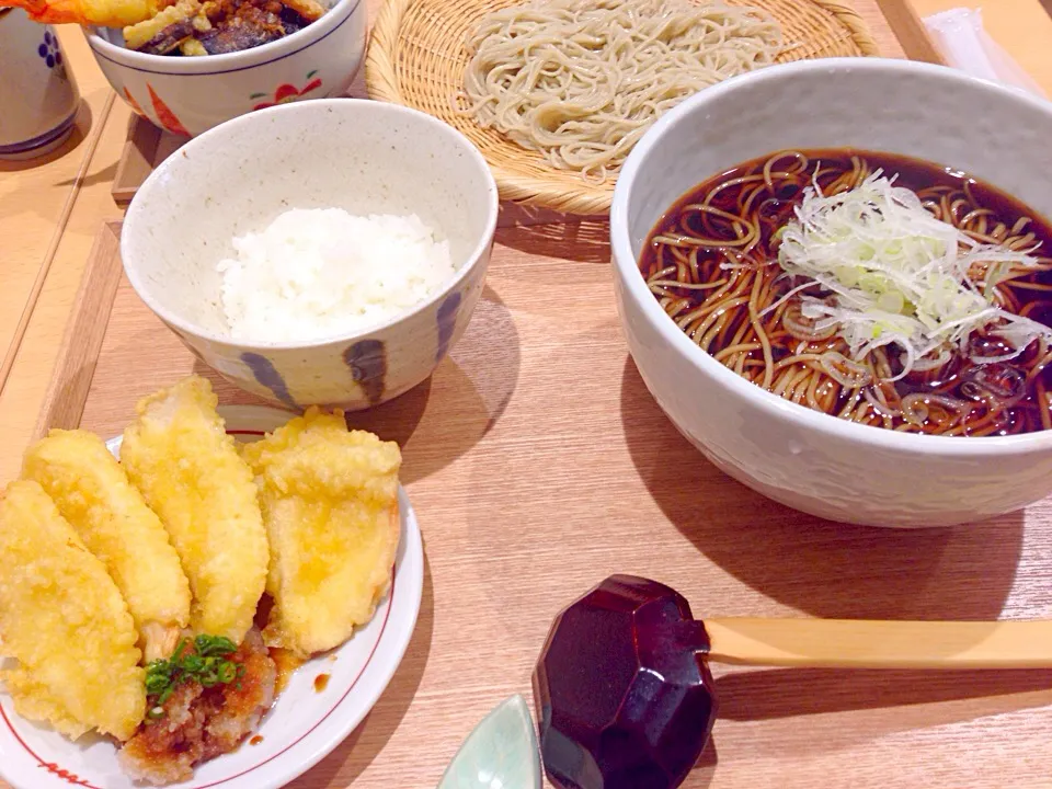 お蕎麦と〜とり天のランチ🐔|えいぽんさん