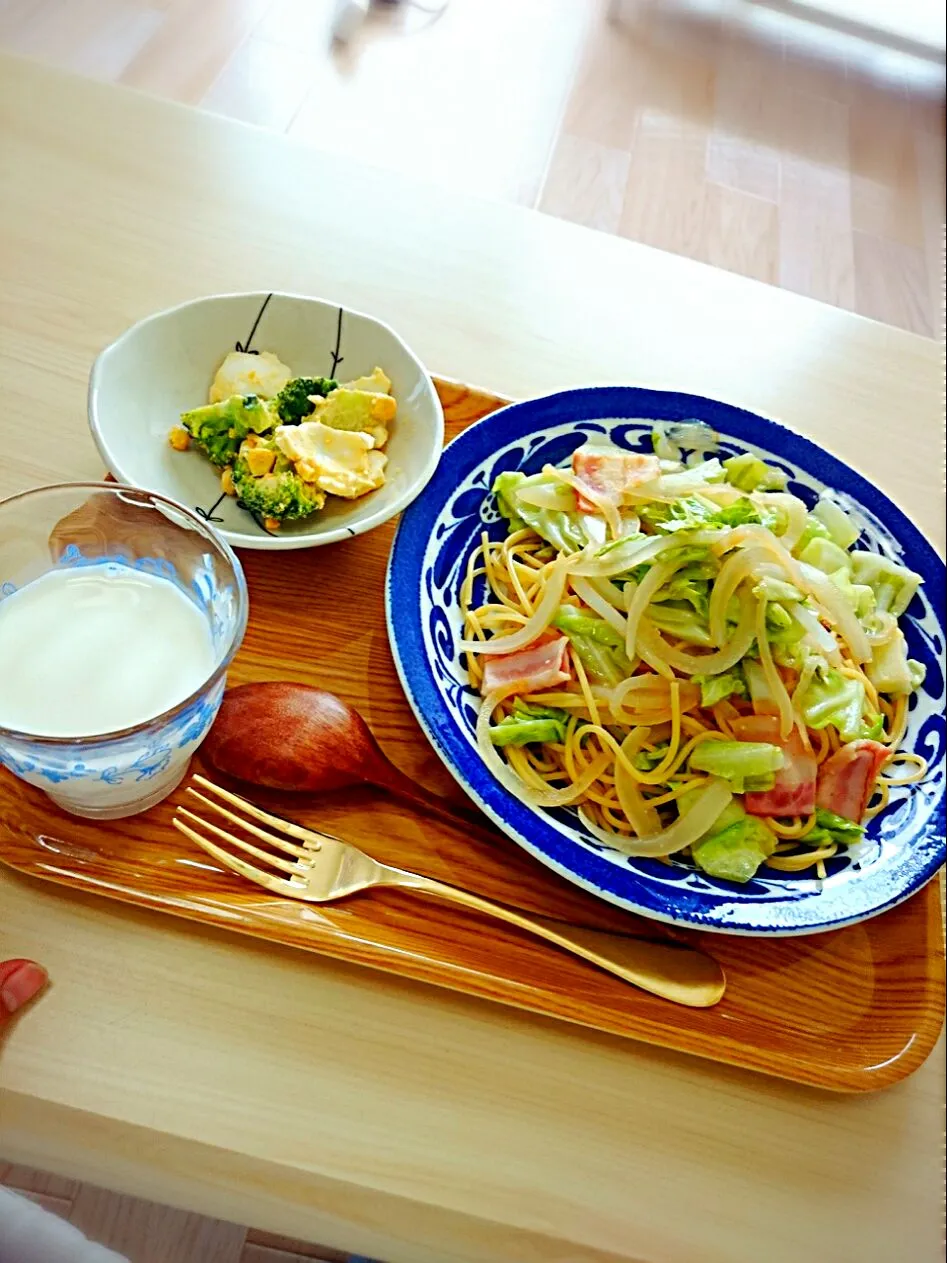 Snapdishの料理写真:キャベツとベーコンのパスタ
卵とブロッコリー和え|ゆうかさん