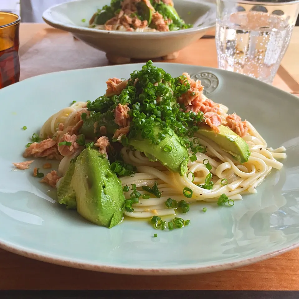 アボカドとツナのサラダうどん|maruruさん