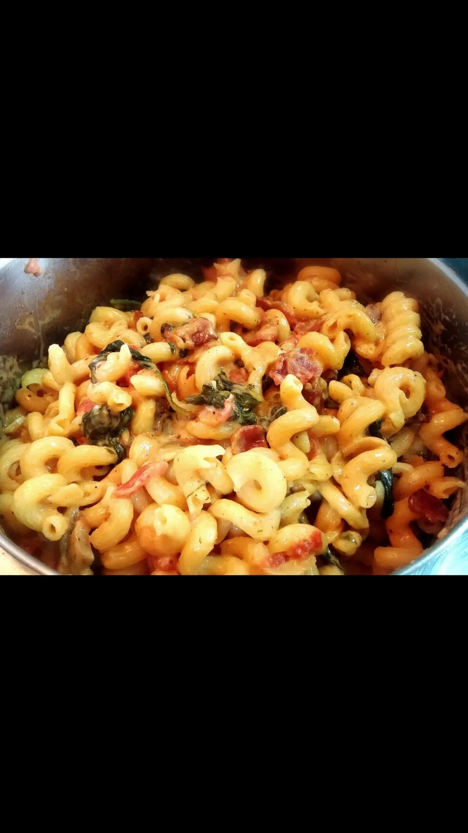 spicy tomato cream based pasta with spinach, white button mushroom n bacon|dotdotdotx2さん