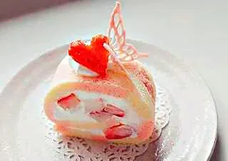 Yummy! strawberry cake roll|jennyjen15さん