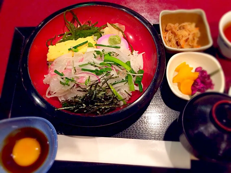 鯛めし(黄身醤油をかけて)|のむのむさん