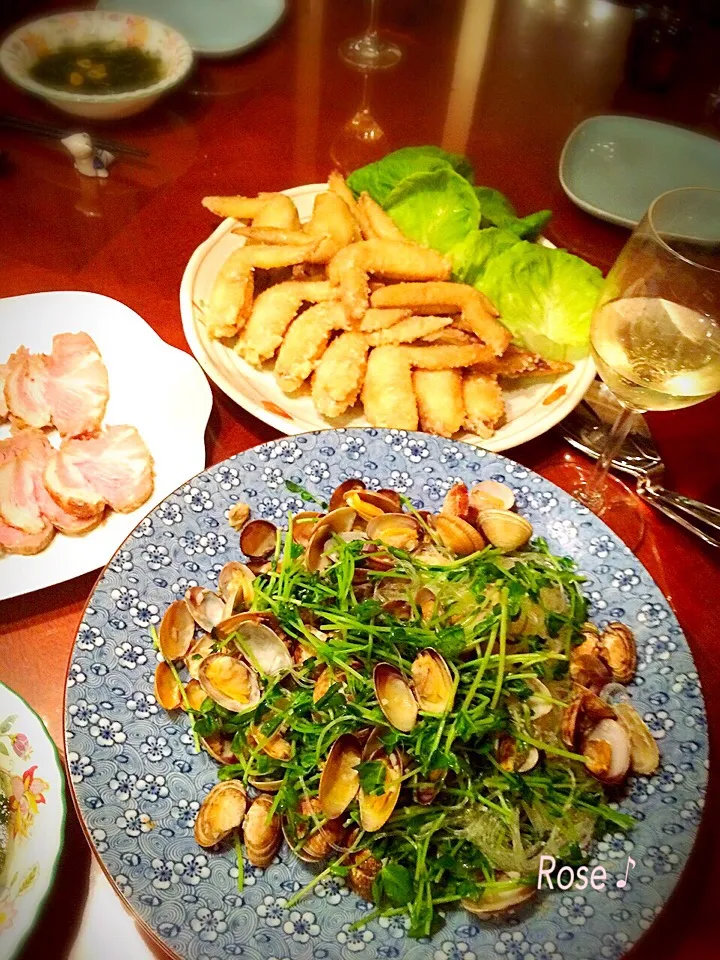 teruyoさんの浅利と春雨.kungさんの鶏のナンプラー揚げで今夜の夕食♪スペインのカバで乾杯🍷|72roseさん