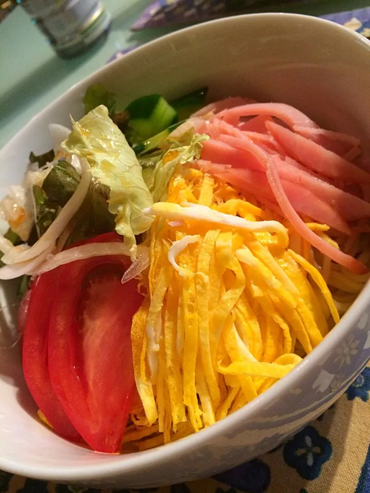 Snapdishの料理写真:Hiyashi chuka... Cold ramen|Nigelさん