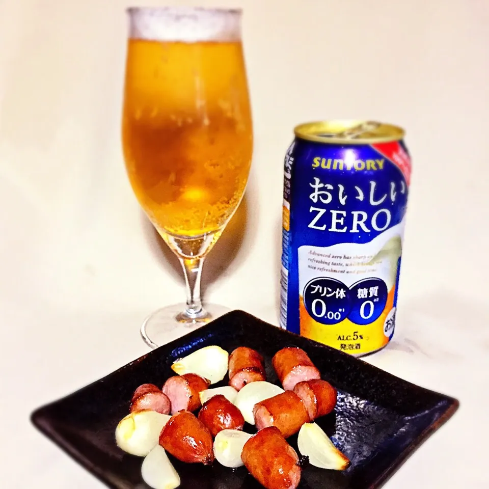 今宵の一酒一肴『おいしいZERO』と『ソーセージとニンニクのオーブン焼き』|ち〜おんさん