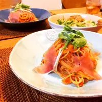 Snapdishの料理写真:生ハムと水菜のトマトパスタ|ぺちーのさん