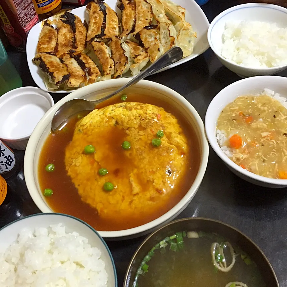 今日の晩ご飯は、かに玉、とり餃子、味噌汁。|ゆえさん