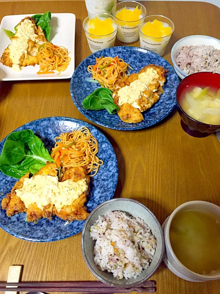 チキン南蛮で晩ごはん♡|さくたえさん