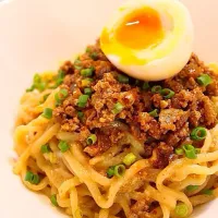 汁なし担々麺