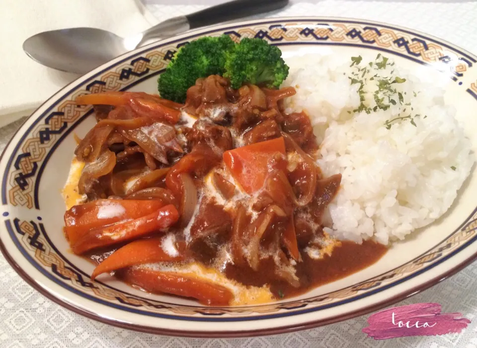 Snapdishの料理写真:フレッシュトマトのハヤシライス🍅✨味の決め手は。。。🇰🇷w|toccaさん