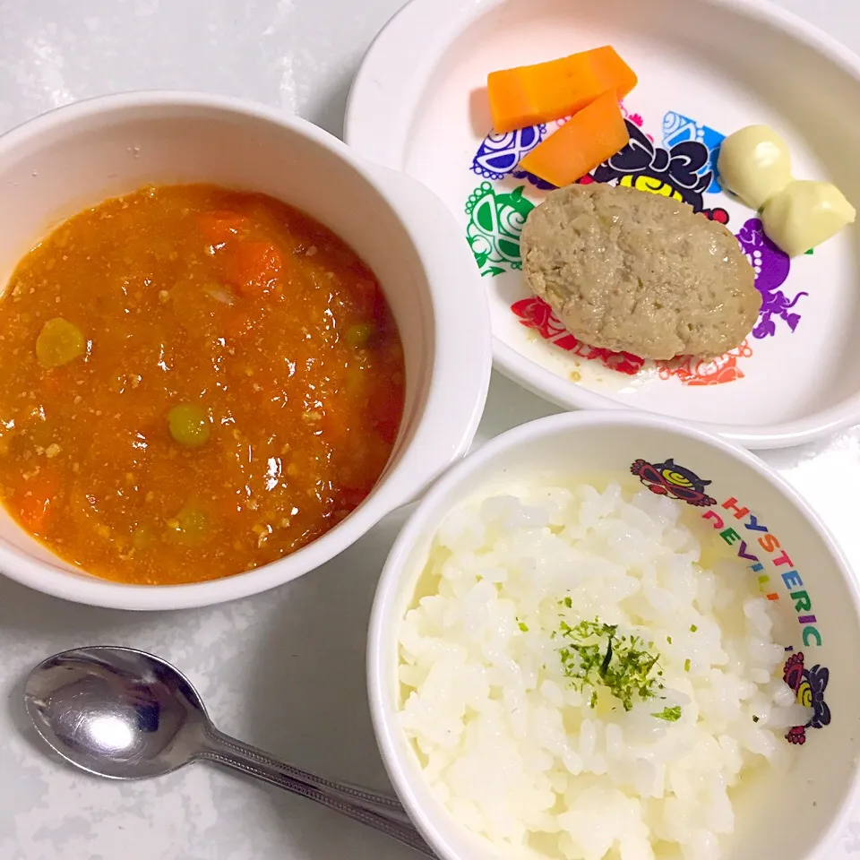 Snapdishの料理写真:息子ごはん♡お豆腐と豚挽きのミニ照り焼きハンバーグ♡付け合わせ♡チキントマトシチュー♡パセリ軟飯♡|湊叶ママさん