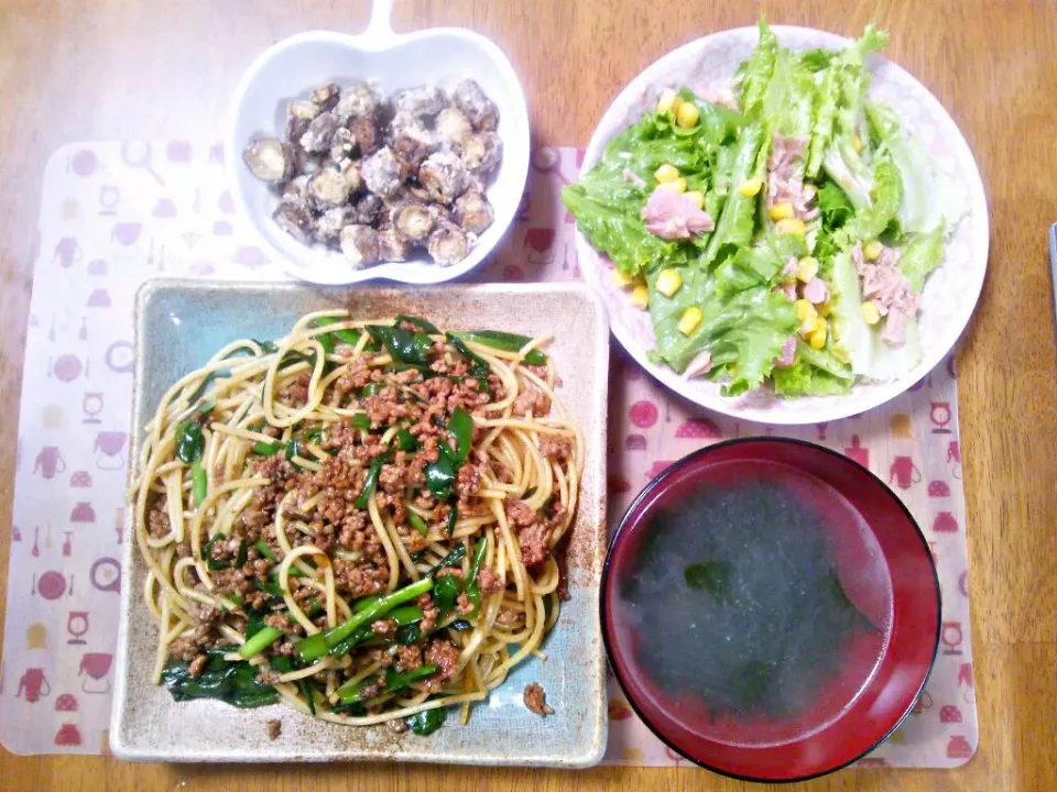 ５月２１日 にらと挽き肉のピリ辛パスタ ころころごぼう レタスサラダ わかめスープ|いもこ。さん