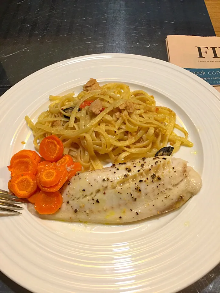 Tilapia fish with linguine al tonno|chushiokさん