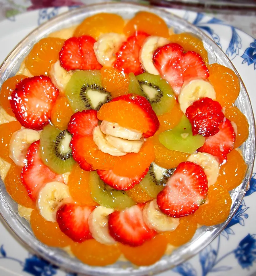 Fruits tart what in the ref that's it ding ding !!!  dig in …。。🙏🎶💃🏻|Babyluv Cabrera Ocampoさん