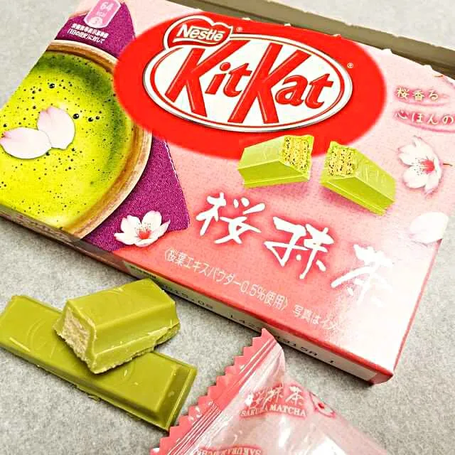 matcha kit kats my抹茶キットは私のお気に入りのKATS favorite|CHUENCHAIさん