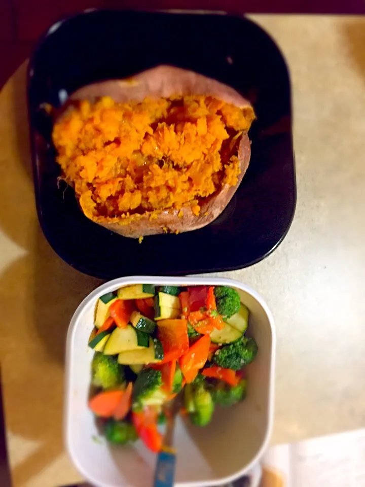 Baked Sweet Potato and Garlic Veggies|Jenny Farthing Lawlessさん