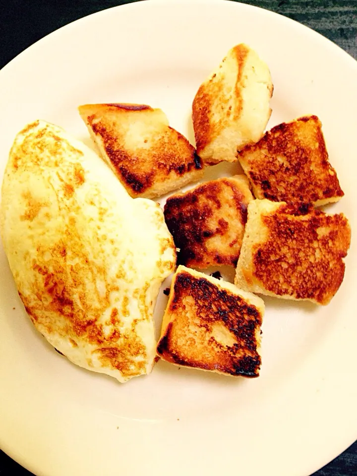 Baked Eggs and Coconut oil fried Bread|Seagrapesさん