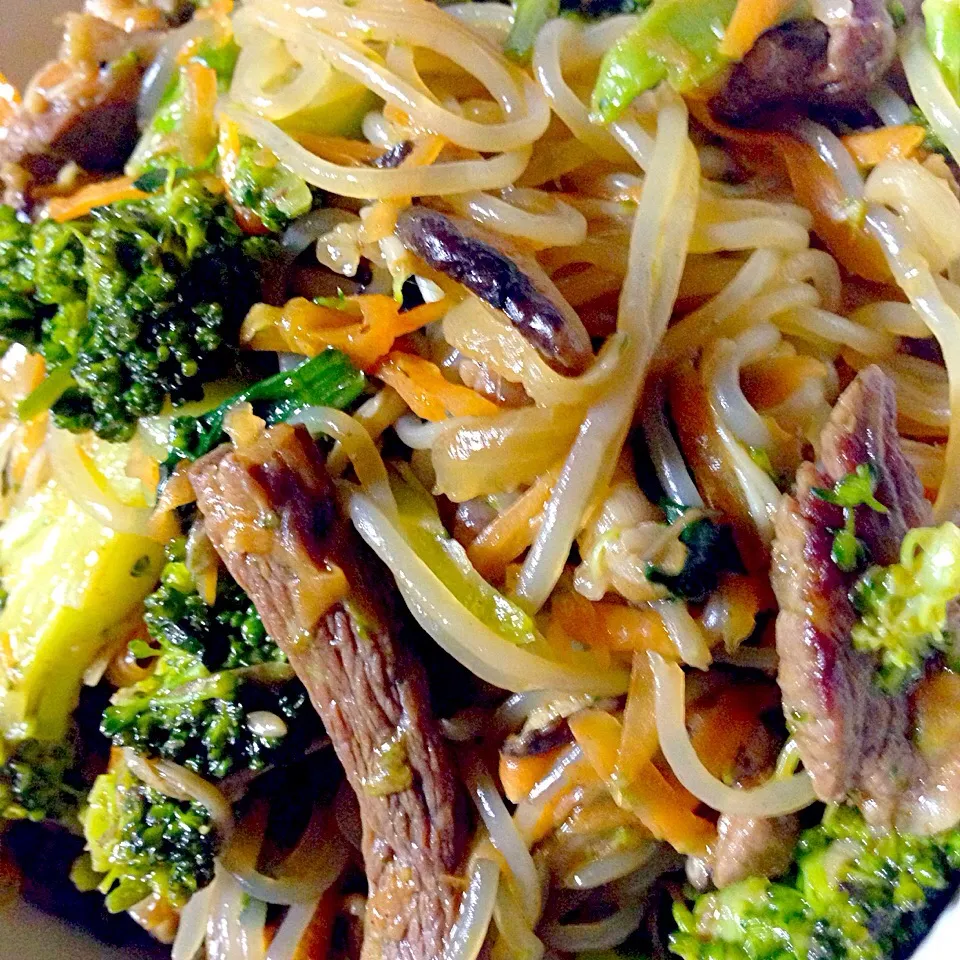 EXPERIMENTAL " Low-Cal Spicy Veg&Beef sterfried noodles"|H3L1DAさん