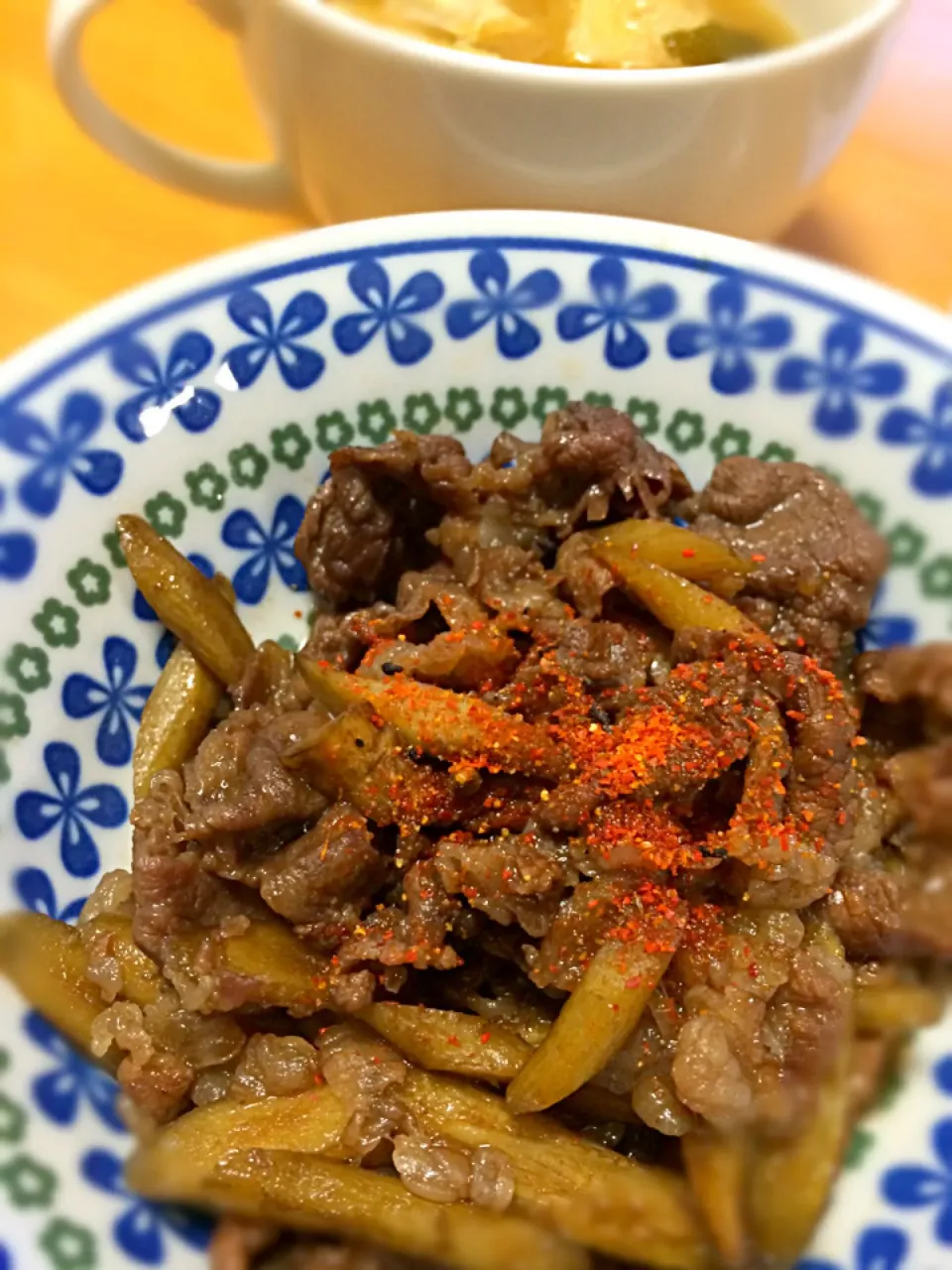 牛肉とゴボウの煮物(´◡`๑) 七味たっぷりがけ|cotocotoさん