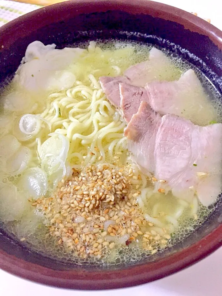 豚バラブロックを蒸した時に出た濃厚スープで作ったラーメン|山谷飯さん