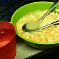 Snapdishの料理写真:curry mee soup and mineral water by me|jennyjen15さん