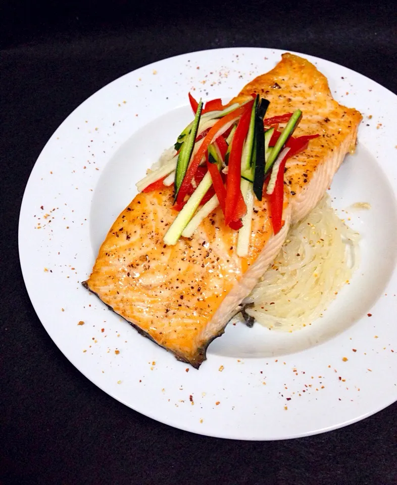 Grilled salmon on top of harusame(Japanese sweet potato noodles) tossed in yuzu dressing|coxiella24さん